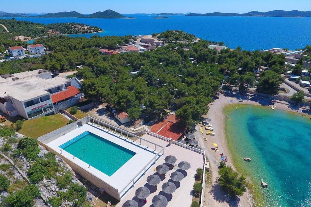 דראגה Fjaka Luxury Mobile Home - Oaza Mira Camping Croatia מראה חיצוני תמונה