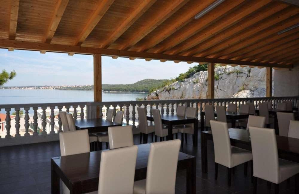 דראגה Fjaka Luxury Mobile Home - Oaza Mira Camping Croatia מראה חיצוני תמונה
